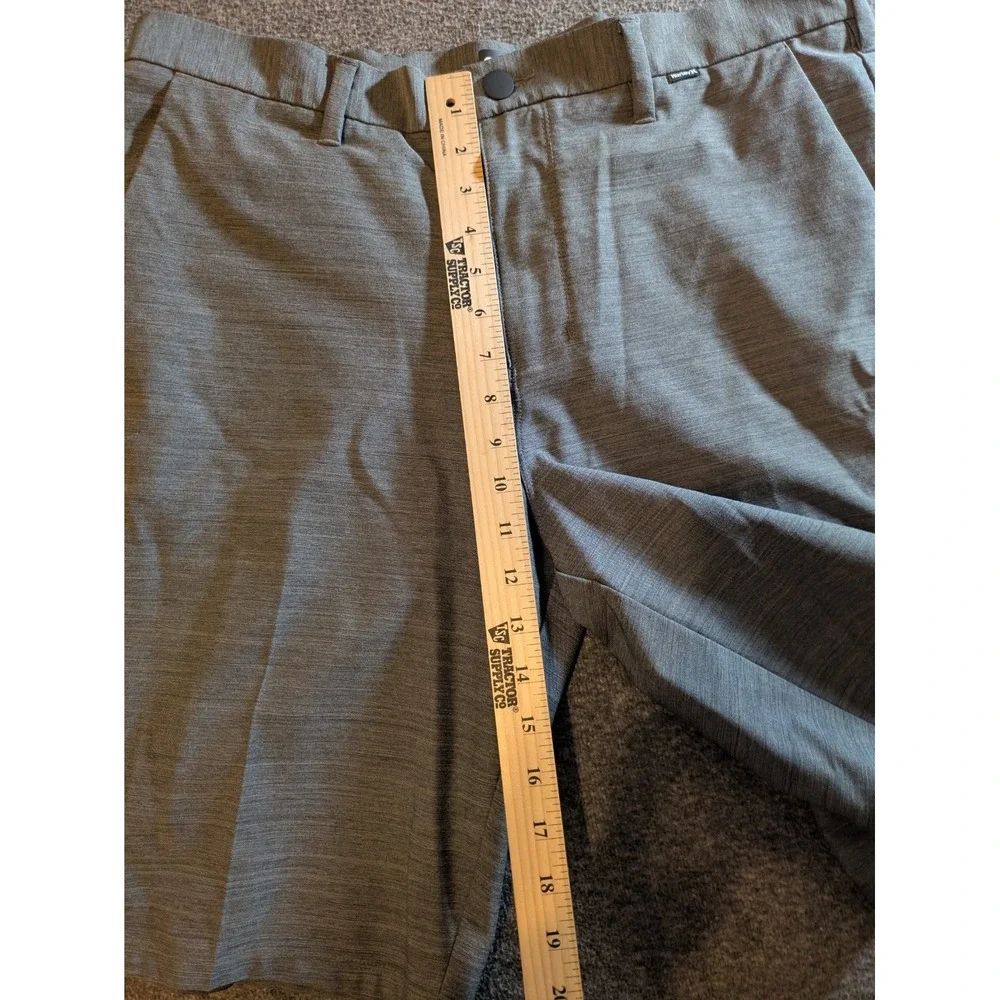 Hurley Shorts Mens Nike Dri-FIT Gray Chino Size 34 Performance Casual Golf